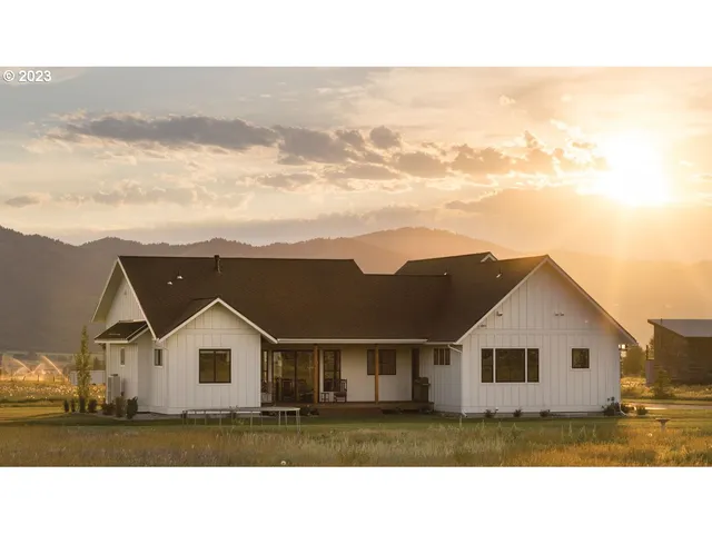 $925,000 | 18282 Northwest Hilltop Place, Banks, OR 97106