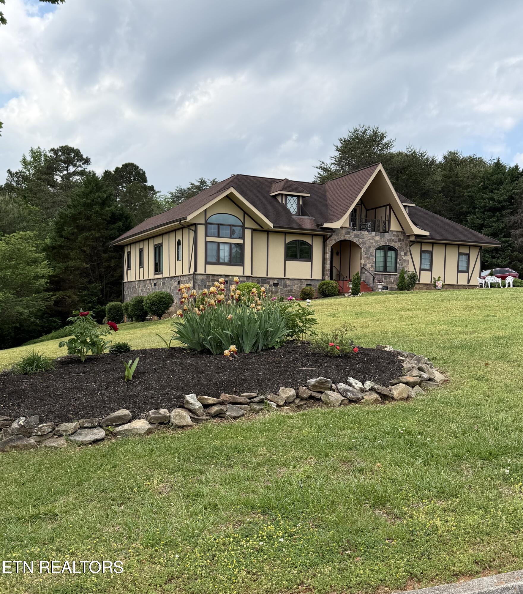 135 Bluffton Road Friendsville, TN 37737 - Photo 2 of 42 01