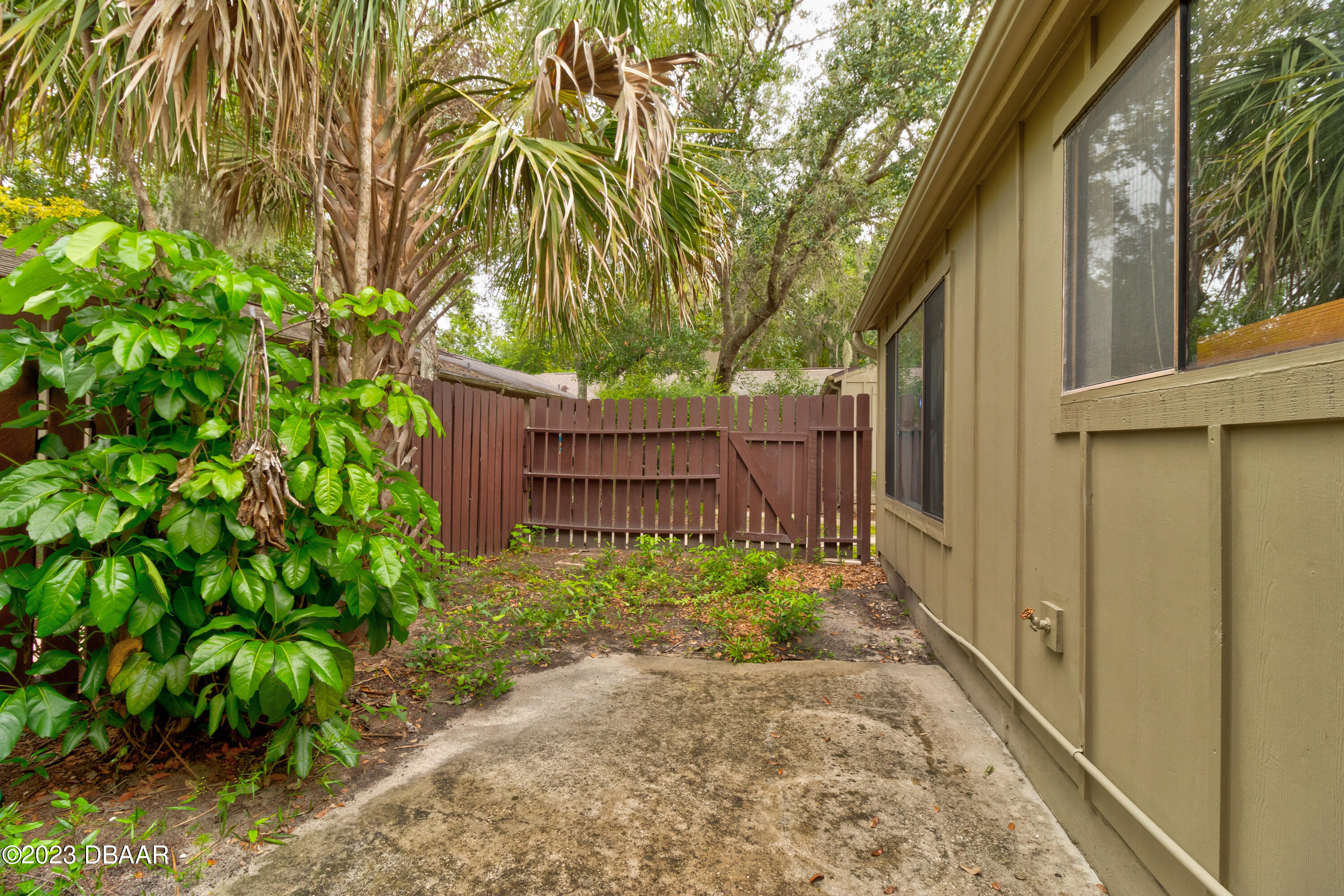 18 Maplewood Trail Ormond Beach, FL 32174 - Photo 13 of 20 Rear Courtyard