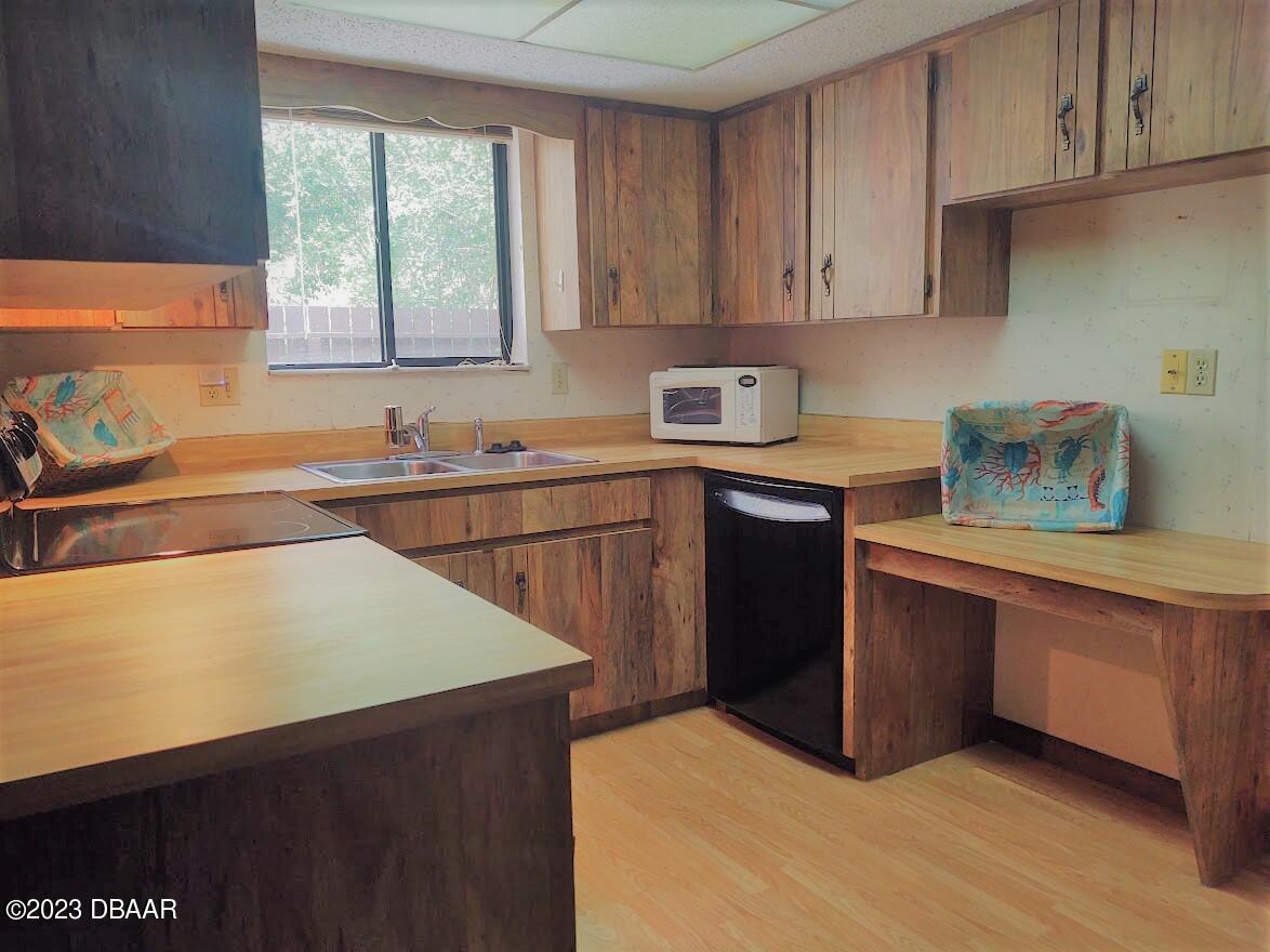 18 Maplewood Trail Ormond Beach, FL 32174 - Photo 7 of 20 Kitchen