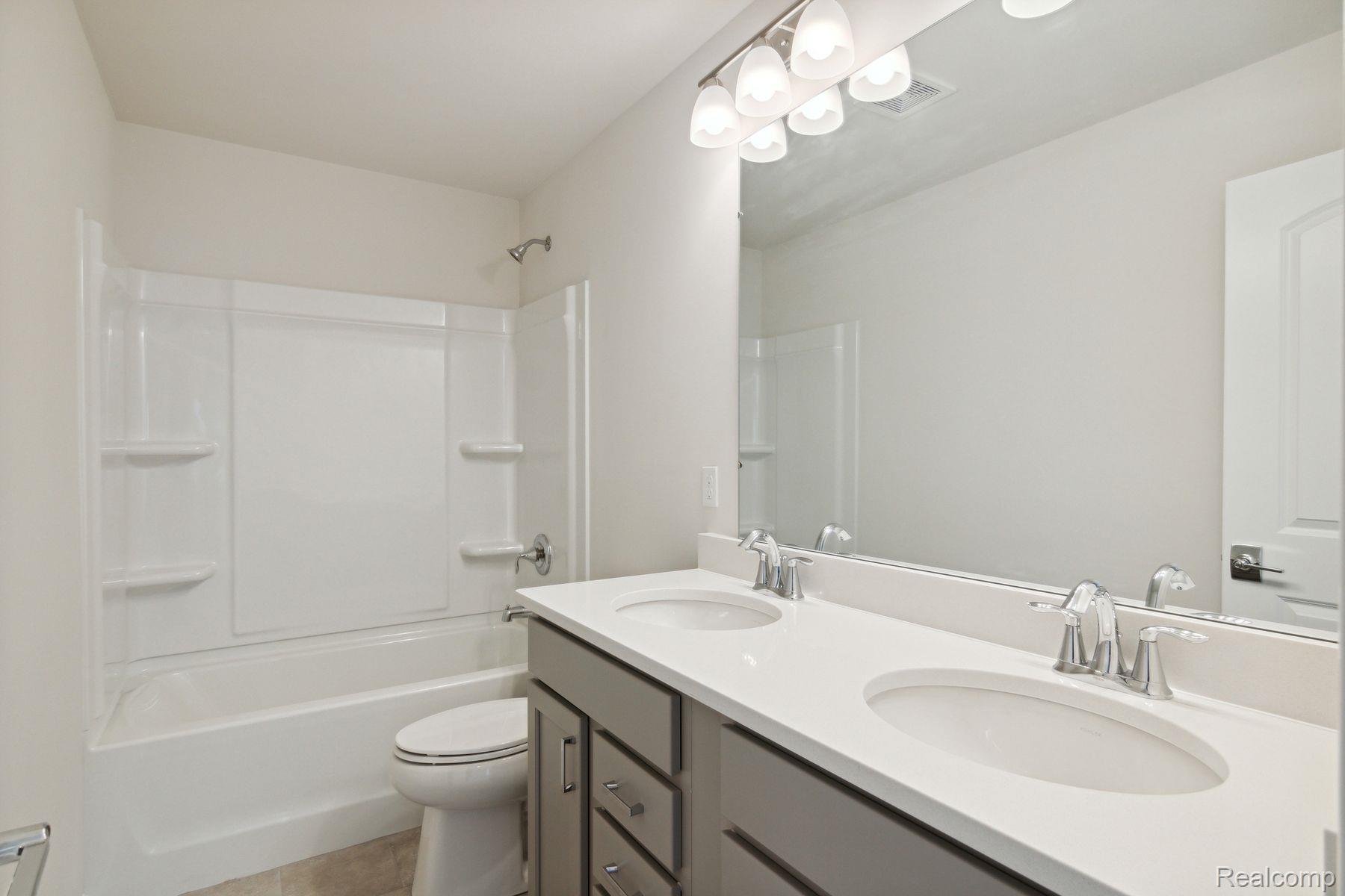 2734 Maize Loop Saline, MI 48176 - Photo 36 of 42 Bathroom