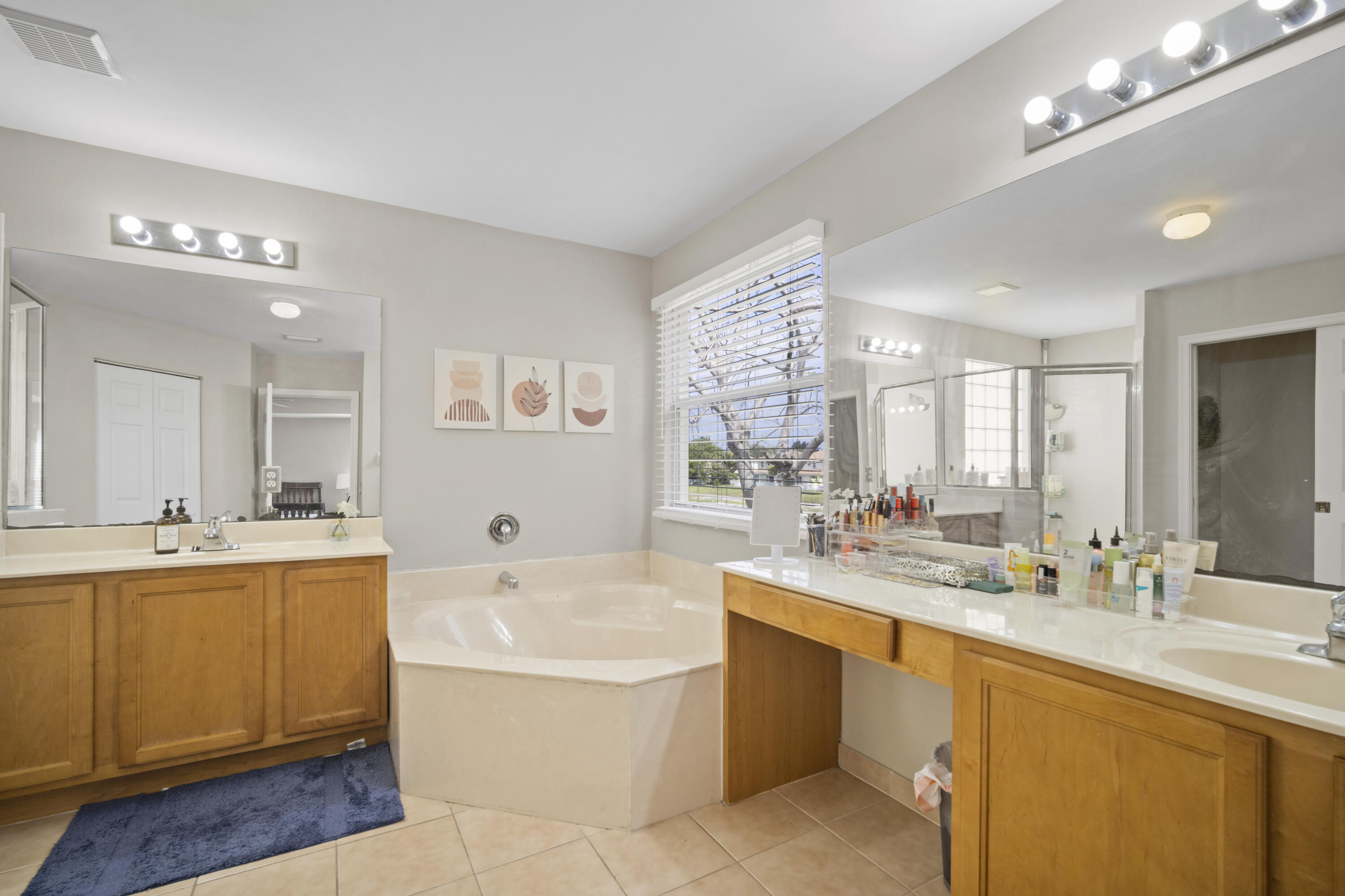 6427 Adriatic Way Greenacres, FL 33413 - Photo 27 of 33 Masterbath room