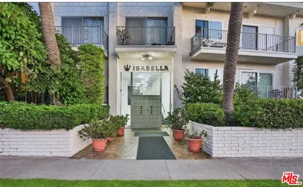 $569,999 | 5376 Fairview Boulevard, Unit 104, Los Angeles, CA 90056
