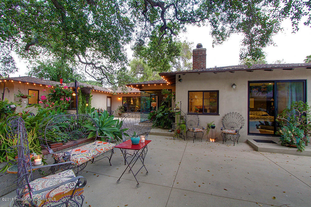 3775 Shadow Grove Road Pasadena, CA 91107 - Photo 29 of 33 a view of backyard with outdoor seating and plants
