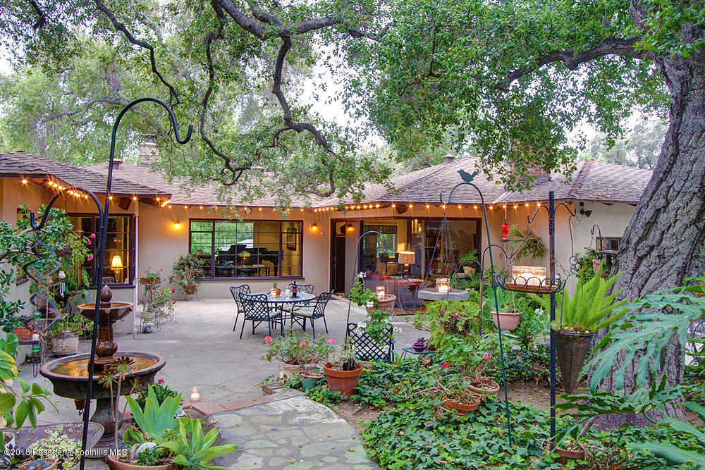 3775 Shadow Grove Road Pasadena, CA 91107 - Photo 32 of 33 an outdoor space with patio