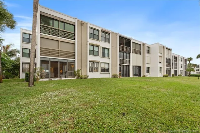 $450,000 | 1950 Southwest Palm City Road, Unit 8107, Stuart, FL 34994