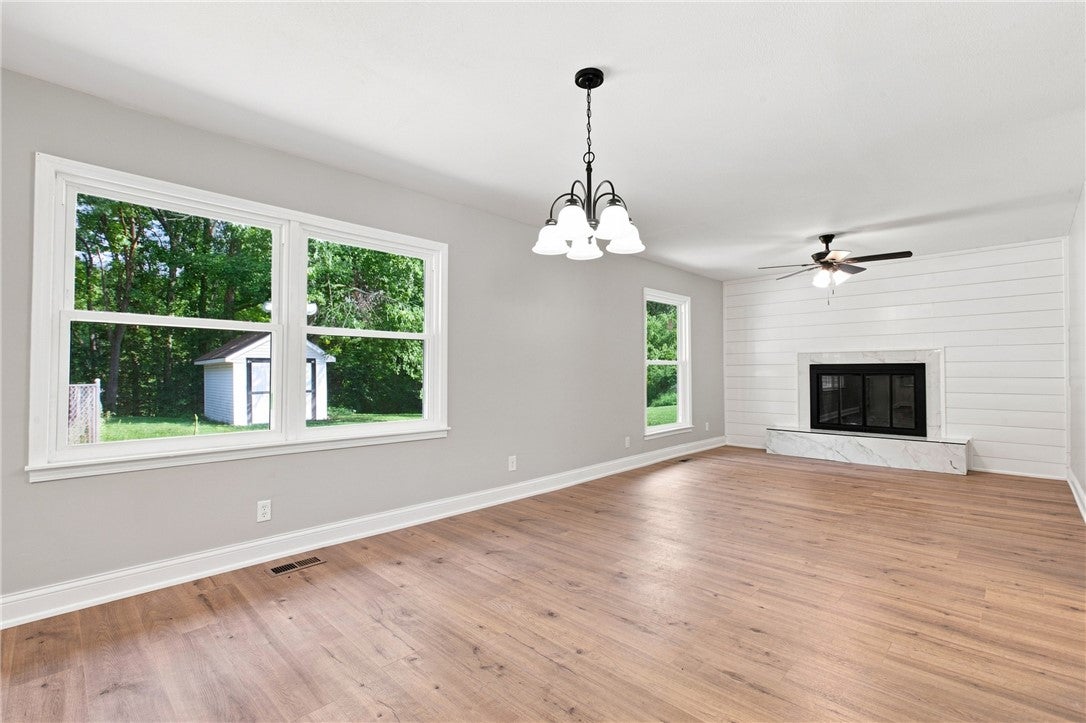 18973 Harrison Street Road Charleston, IL 61920 - Photo 9 of 30 Gallery Image 9