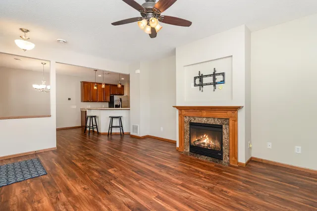 $280,000 | 15614 Emerald Drive North, Unit 9, Hugo, MN 55038