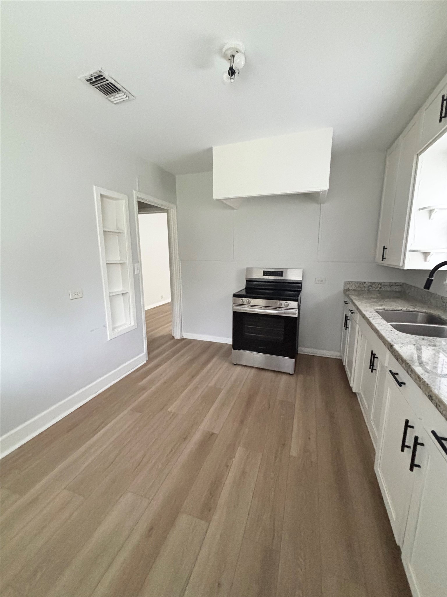 1519 Leaman Avenue, Unit 1 Rosenberg, TX 77471 - Photo 4 of 9 Kitchen