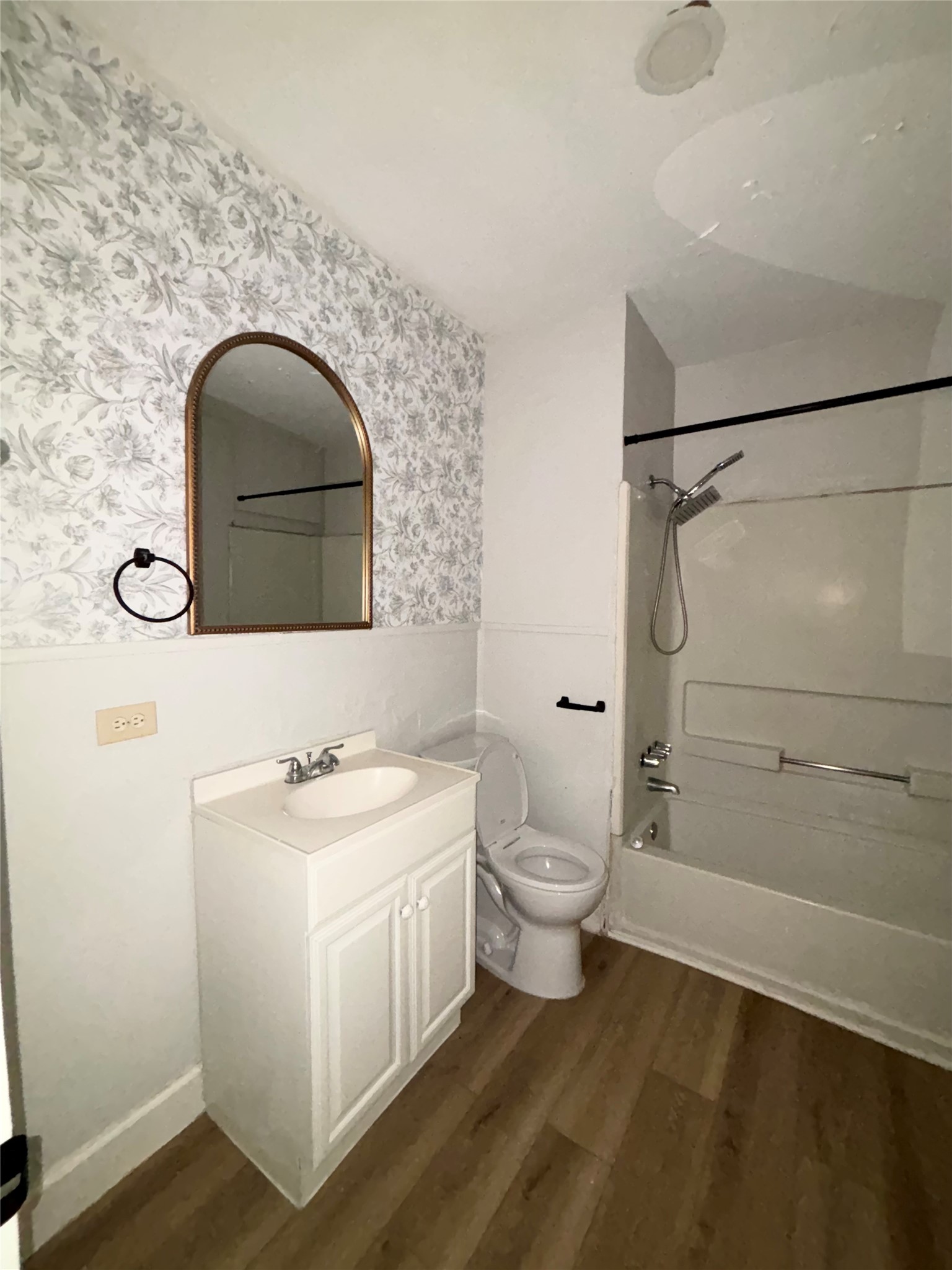 1519 Leaman Avenue, Unit 1 Rosenberg, TX 77471 - Photo 5 of 9 Bathroom