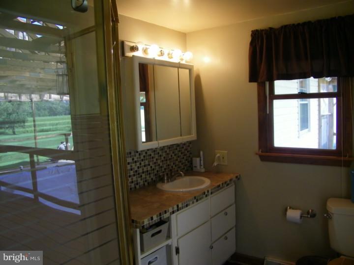 615 Pickering Beach Road Dover, DE 19901 - Photo 13 of 25 Bathroom