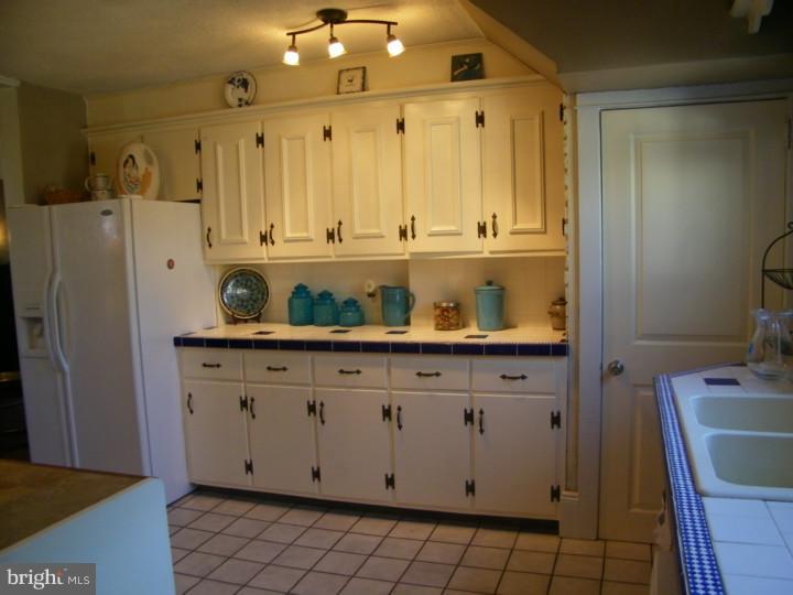 615 Pickering Beach Road Dover, DE 19901 - Photo 16 of 25 Kitchen