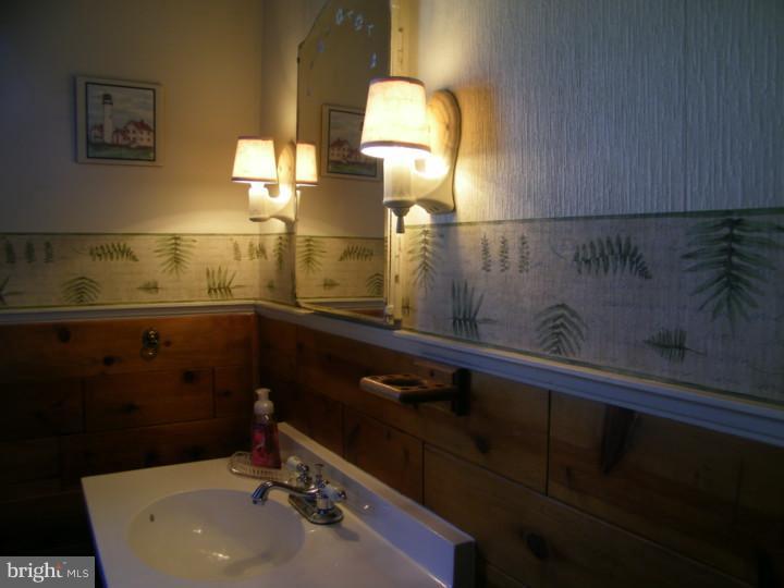615 Pickering Beach Road Dover, DE 19901 - Photo 25 of 25 Bathroom