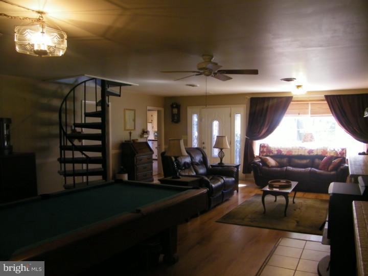 615 Pickering Beach Road Dover, DE 19901 - Photo 8 of 25 Family Room