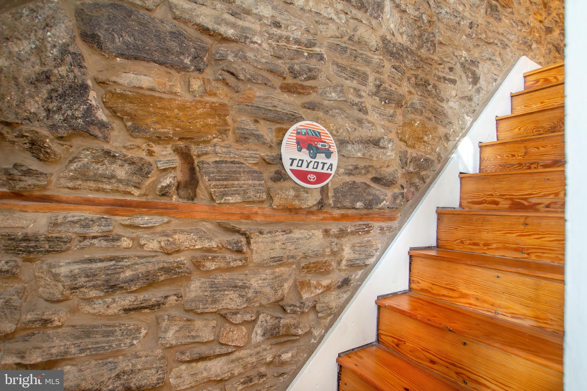 10108 Falls Road Lutherville-Timonium, MD 21093 - Photo 14 of 55 a view of entryway with sign board