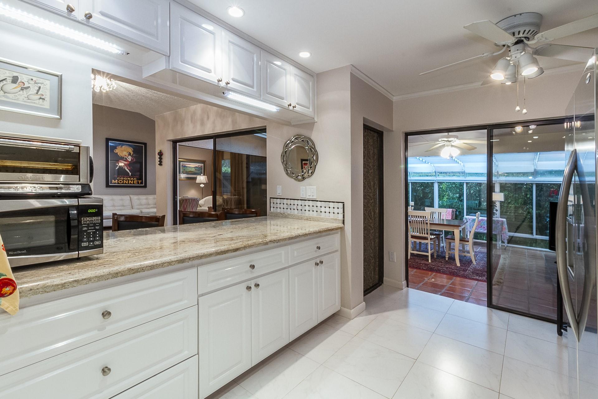 20893 Del Luna Drive Boca Raton, FL 33433 - Photo 13 of 39 Kitchen