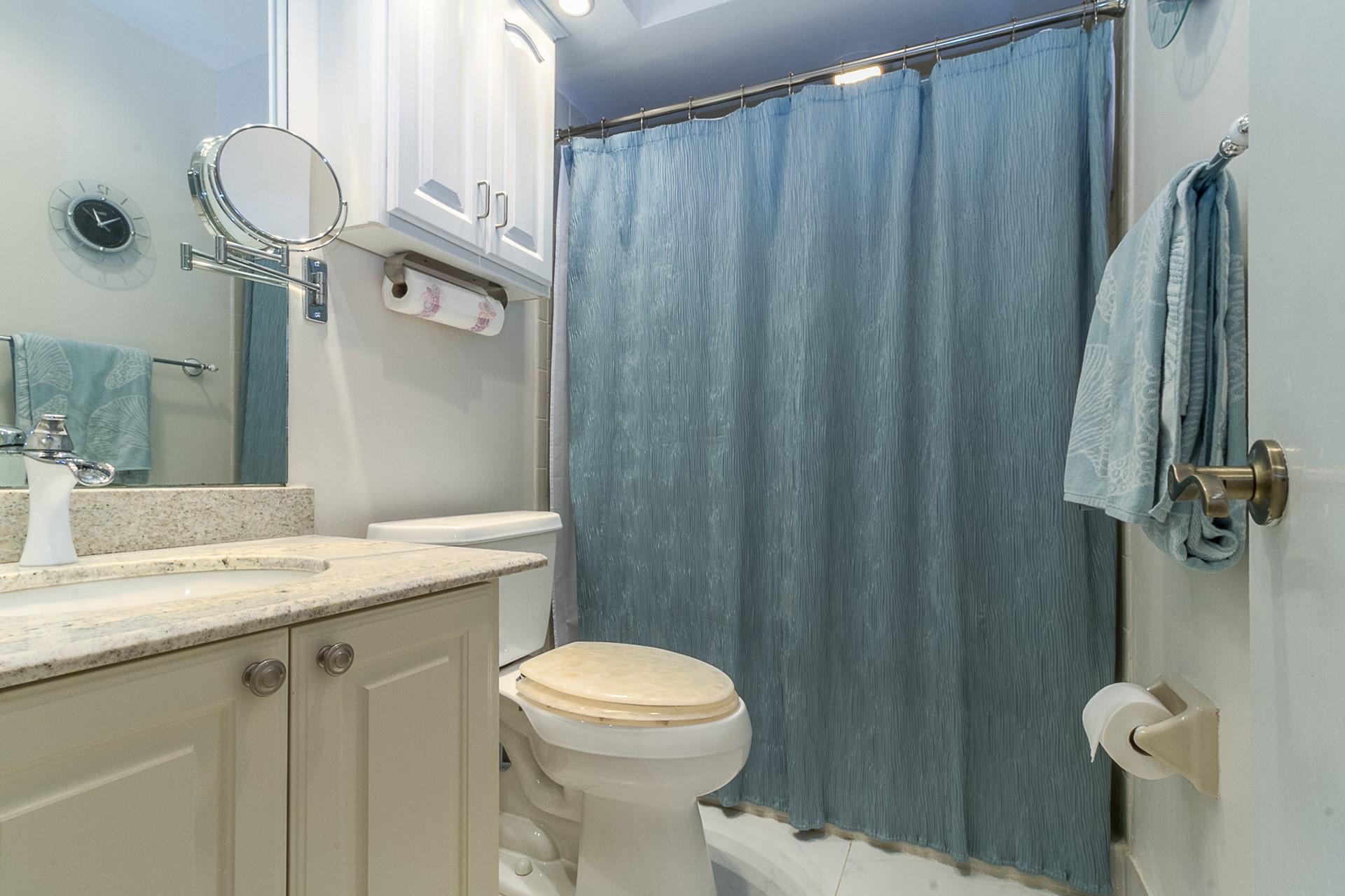 20893 Del Luna Drive Boca Raton, FL 33433 - Photo 17 of 39 main floor full bathroom