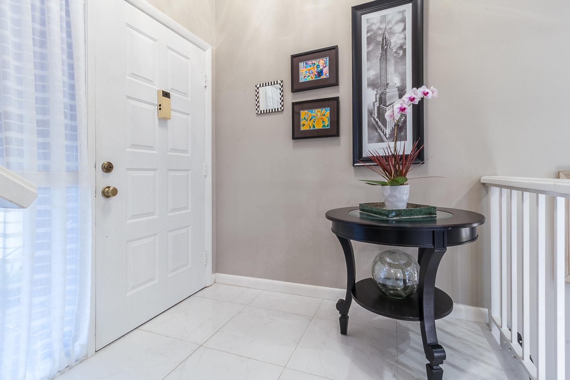 20893 Del Luna Drive Boca Raton, FL 33433 - Photo 2 of 39 Entry way