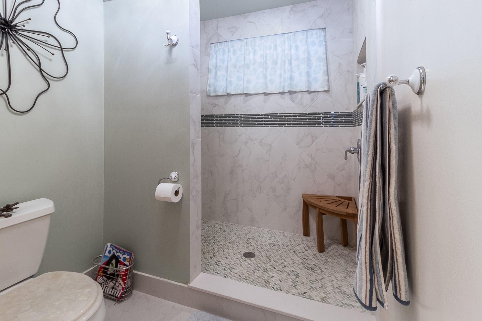 20893 Del Luna Drive Boca Raton, FL 33433 - Photo 24 of 39 Maste bathroom