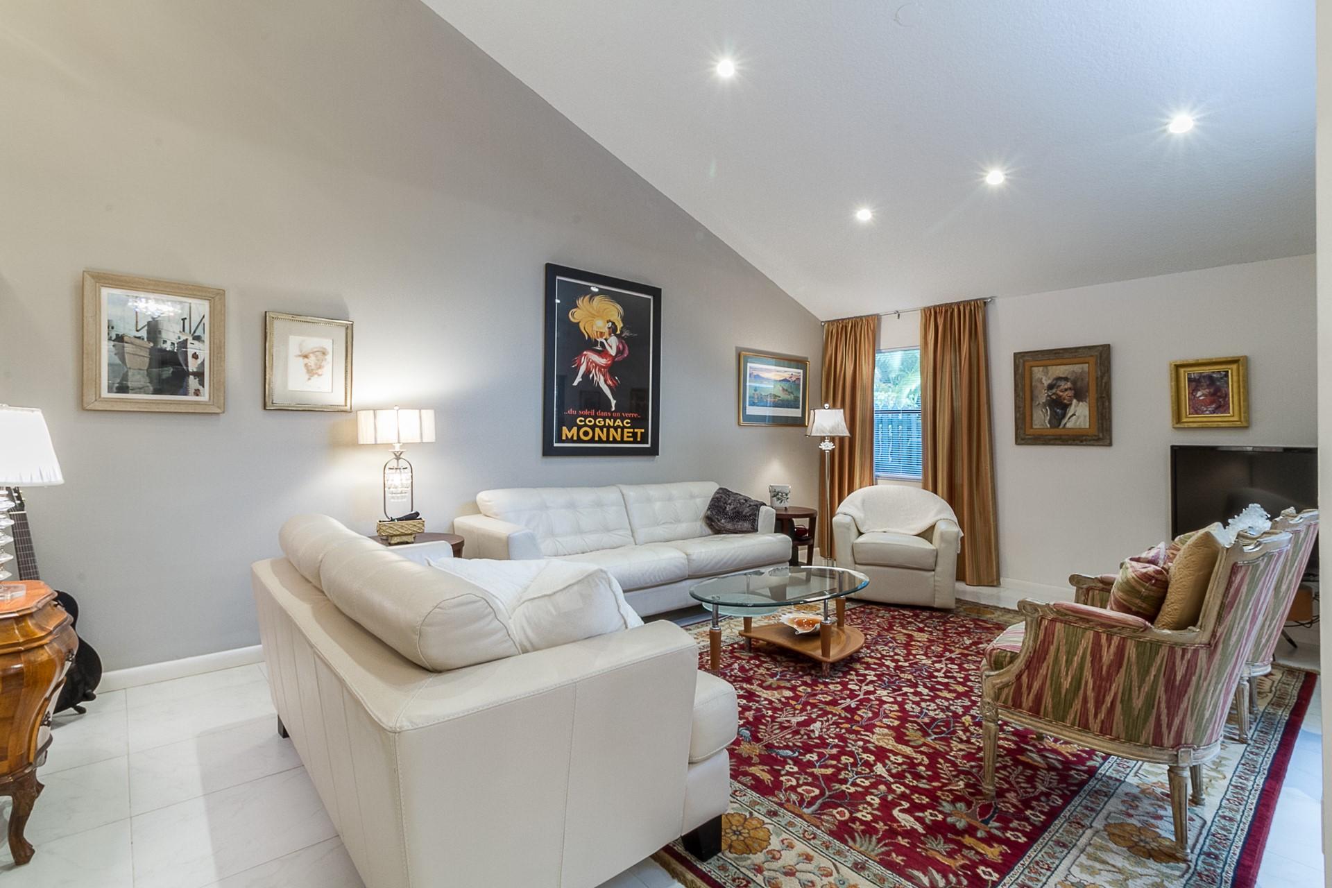 20893 Del Luna Drive Boca Raton, FL 33433 - Photo 5 of 39 Living Room