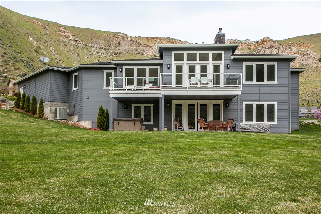 1335 Pitcher Canyon Road Wenatchee, WA 98801 - Photo 2 of 2