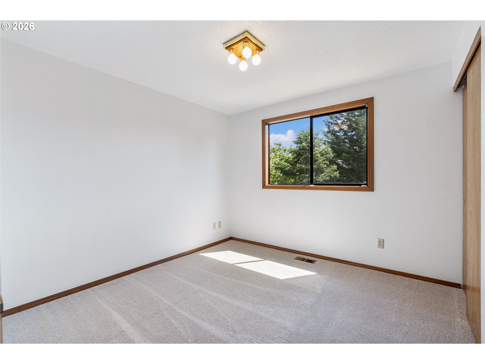 4115 Southwest 17th Court Gresham, OR 97080 - Photo 13 of 31