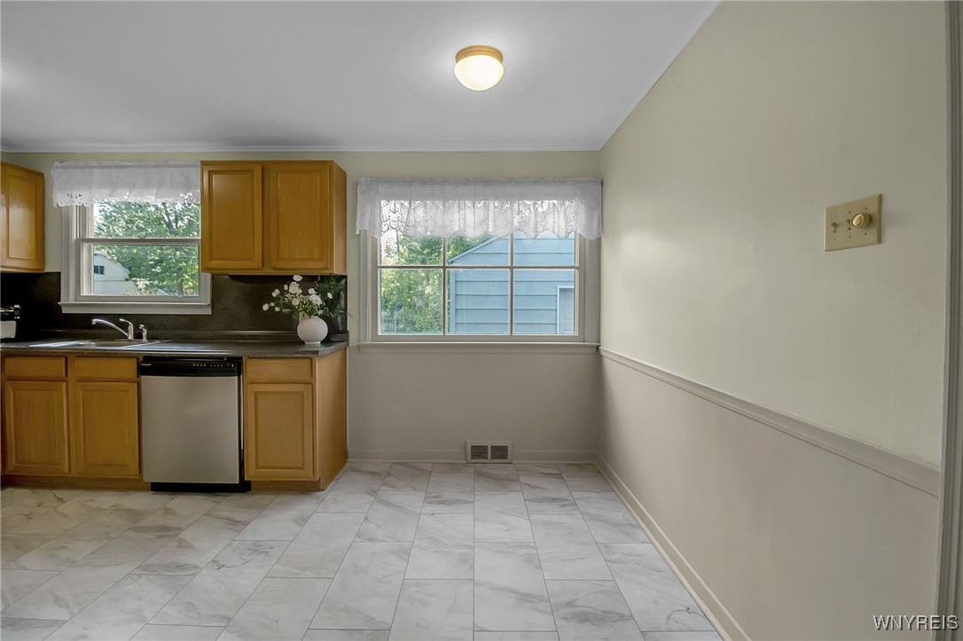 4160 Harlem Road Amherst, NY 14226 - Photo 9 of 30