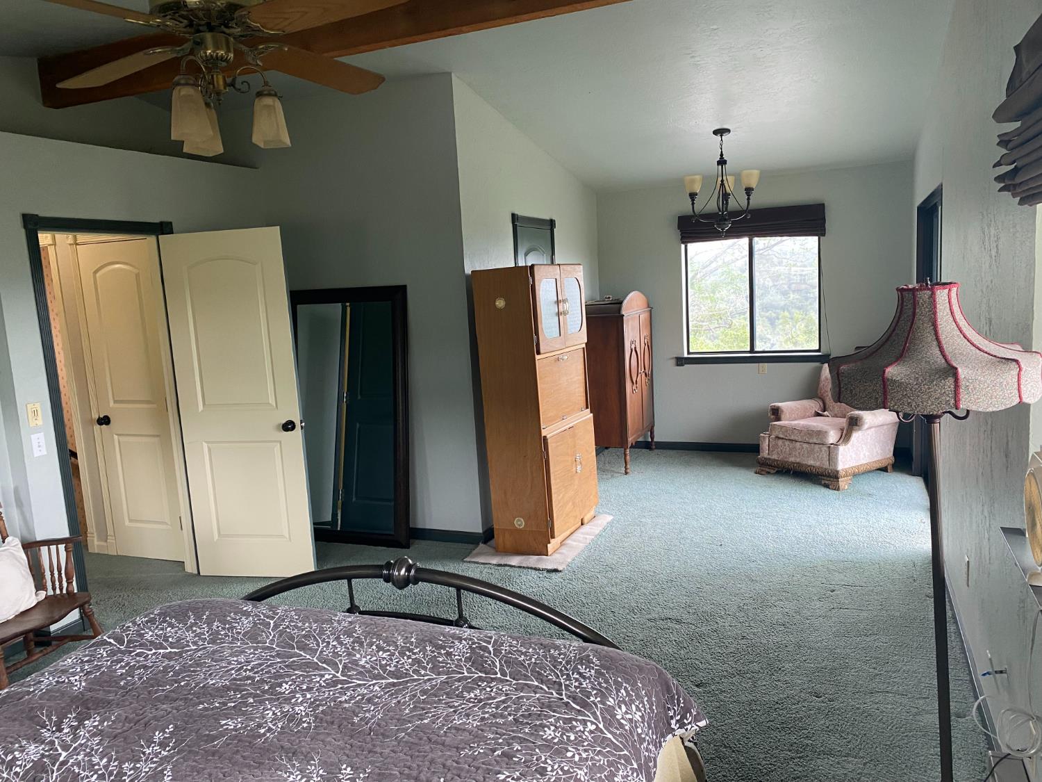5021 Banbury Cross Road Shingle Springs, CA 95682 - Photo 59 of 92 Master bedroom, notice vaulted ceiling.