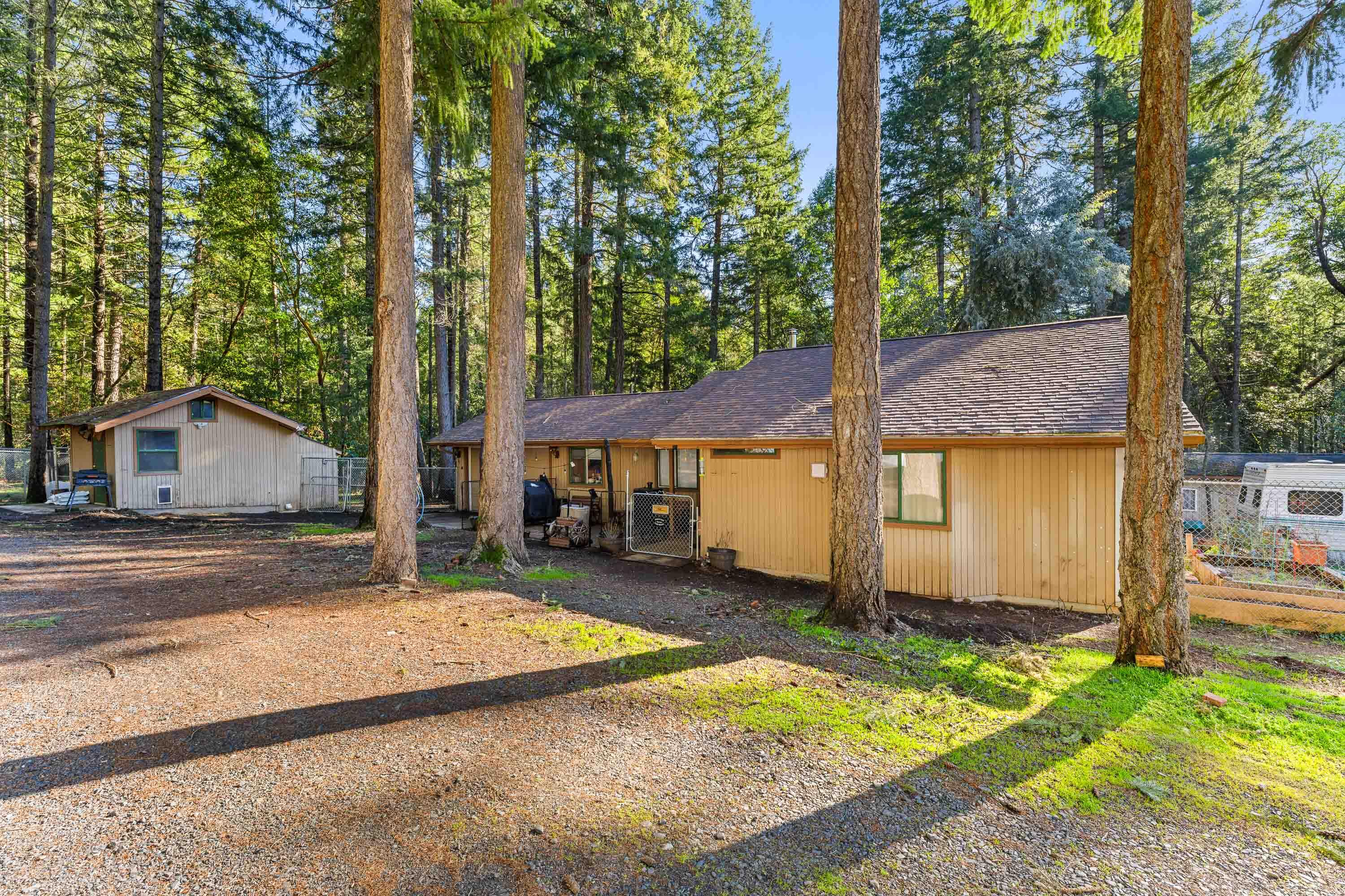 1492 Crooks Creek Road Selma, OR 97538 - Photo 2 of 38 EXT (5 of 16)