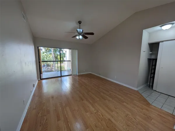 $1,950 | 5741 Riverside Drive, Unit 201, Coral Springs, FL 33067