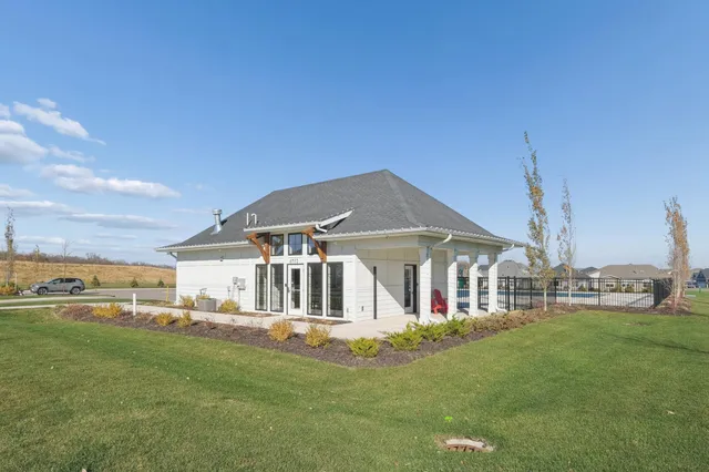 $549,900 | 6737 Bellflower Drive, Excelsior, MN 55331