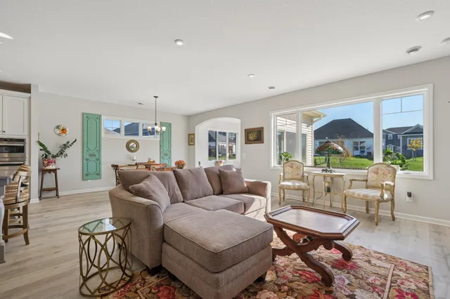 $549,900 | 6737 Bellflower Drive, Excelsior, MN 55331