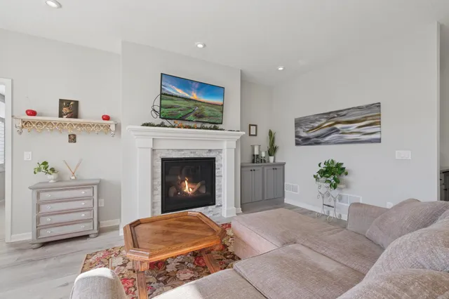 $549,900 | 6737 Bellflower Drive, Excelsior, MN 55331