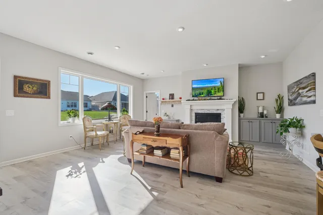 $549,900 | 6737 Bellflower Drive, Excelsior, MN 55331