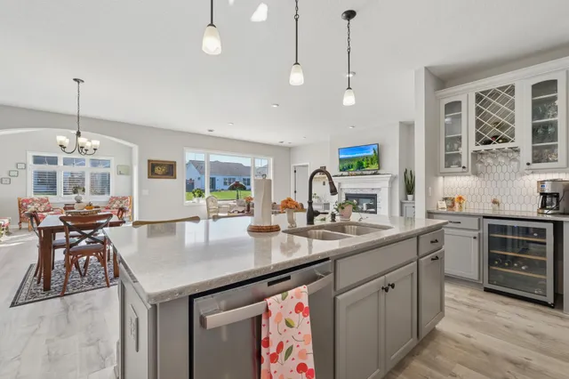 $549,900 | 6737 Bellflower Drive, Excelsior, MN 55331