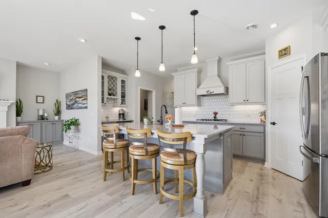 $549,900 | 6737 Bellflower Drive, Excelsior, MN 55331