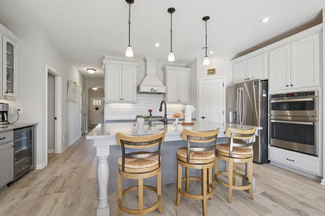 $549,900 | 6737 Bellflower Drive, Excelsior, MN 55331