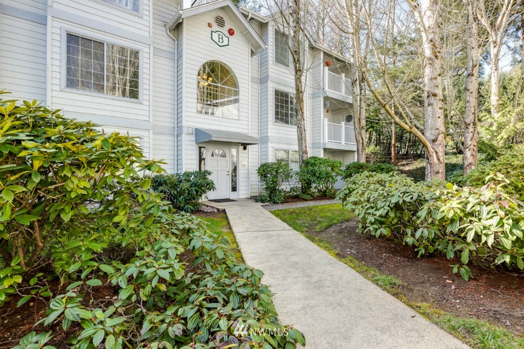 8653 Avondale Road Northeast, Unit B203 Redmond, WA 98052 - Photo 2 of 25 Gallery Image 2