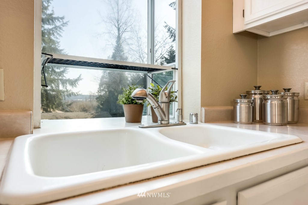 8653 Avondale Road Northeast, Unit B203 Redmond, WA 98052 - Photo 15 of 25 Gallery Image 15