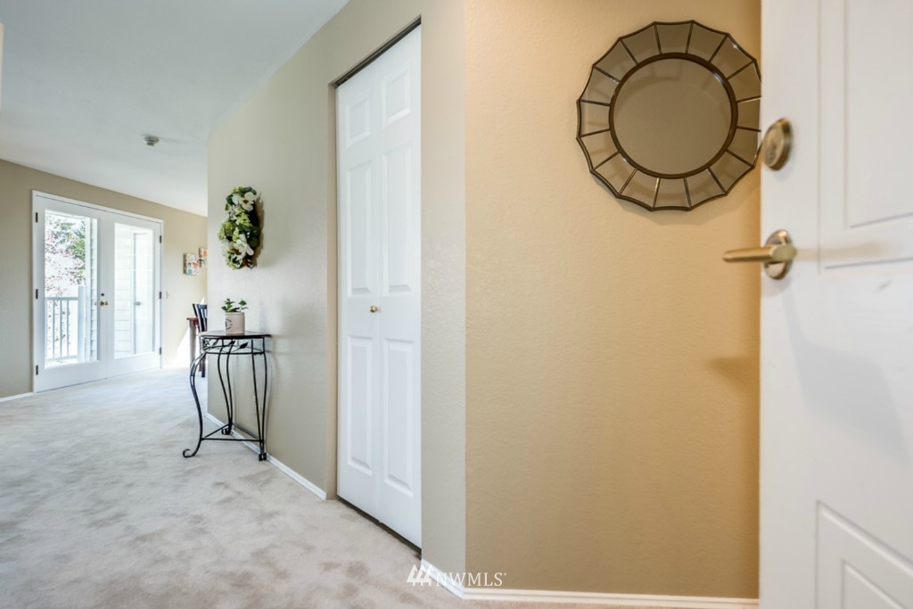 8653 Avondale Road Northeast, Unit B203 Redmond, WA 98052 - Photo 4 of 25 Gallery Image 4