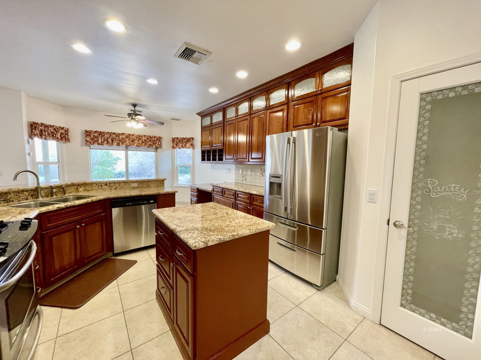 2312 South Reedy Street Ridgecrest, CA 93555 - Photo 3 of 36 Gallery Image 3