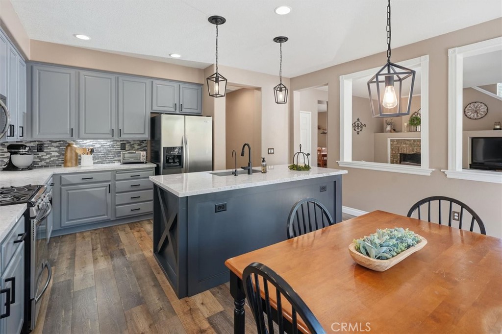 29053 Raintree Lane Saugus, CA 91390 - Photo 9 of 36