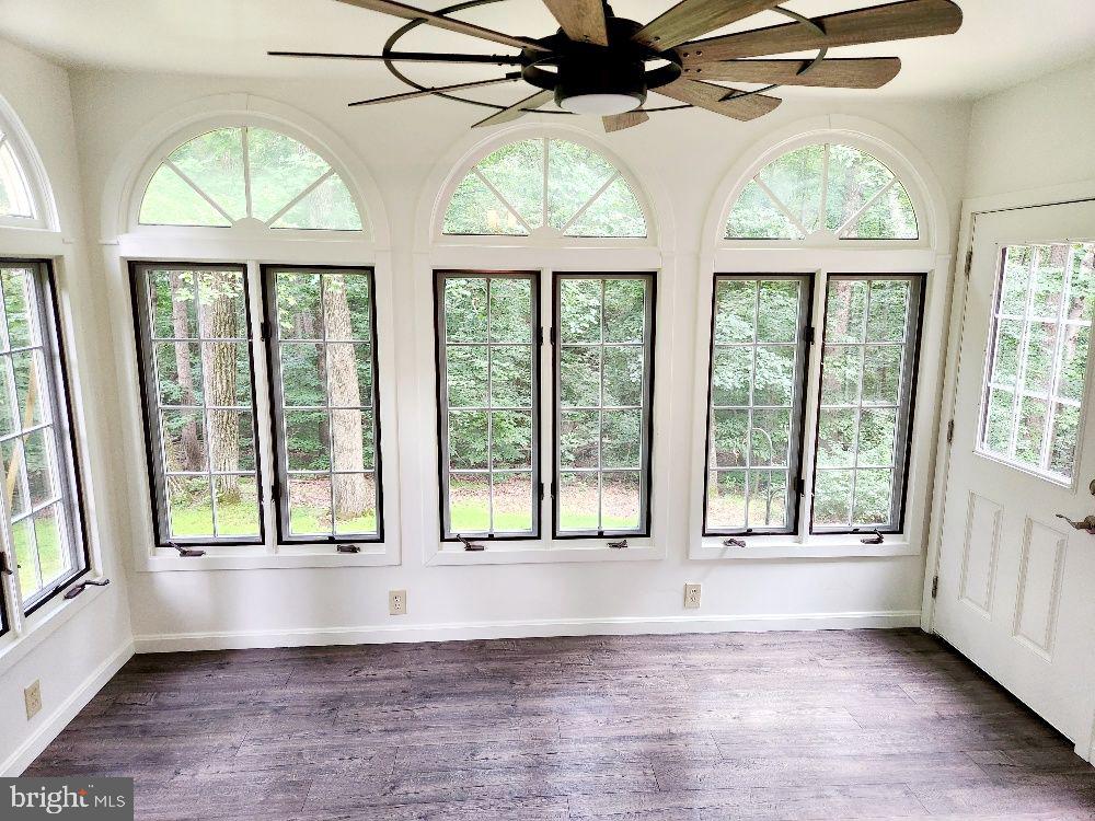 8076 Stillbrooke Road Manassas, VA 20112 - Photo 5 of 18 SUNROOM
