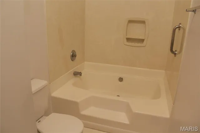 $225,000 | 1019 Claytonbrook Drive, Ballwin, MO 63011