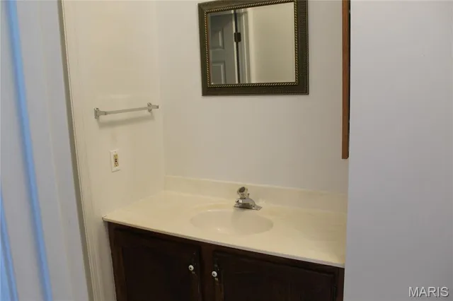 $225,000 | 1019 Claytonbrook Drive, Ballwin, MO 63011