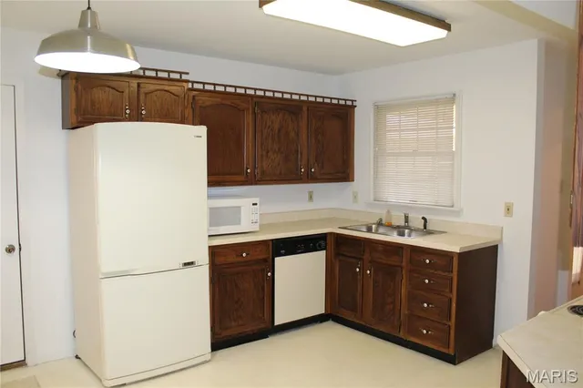 $225,000 | 1019 Claytonbrook Drive, Ballwin, MO 63011