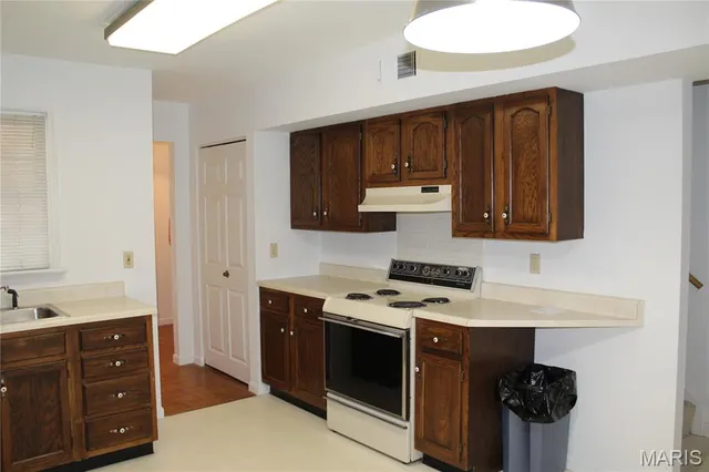 $225,000 | 1019 Claytonbrook Drive, Ballwin, MO 63011