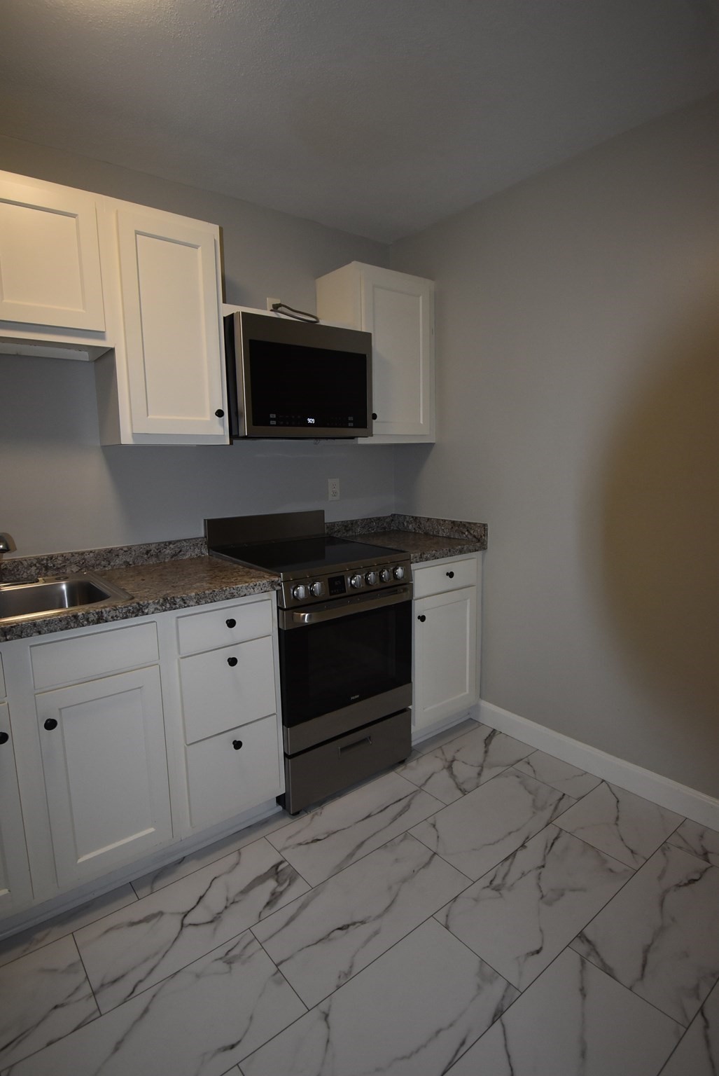 8 Flume Road, Unit 4 Gloucester, MA 01930 - Photo 2 of 7 Gallery Image 2