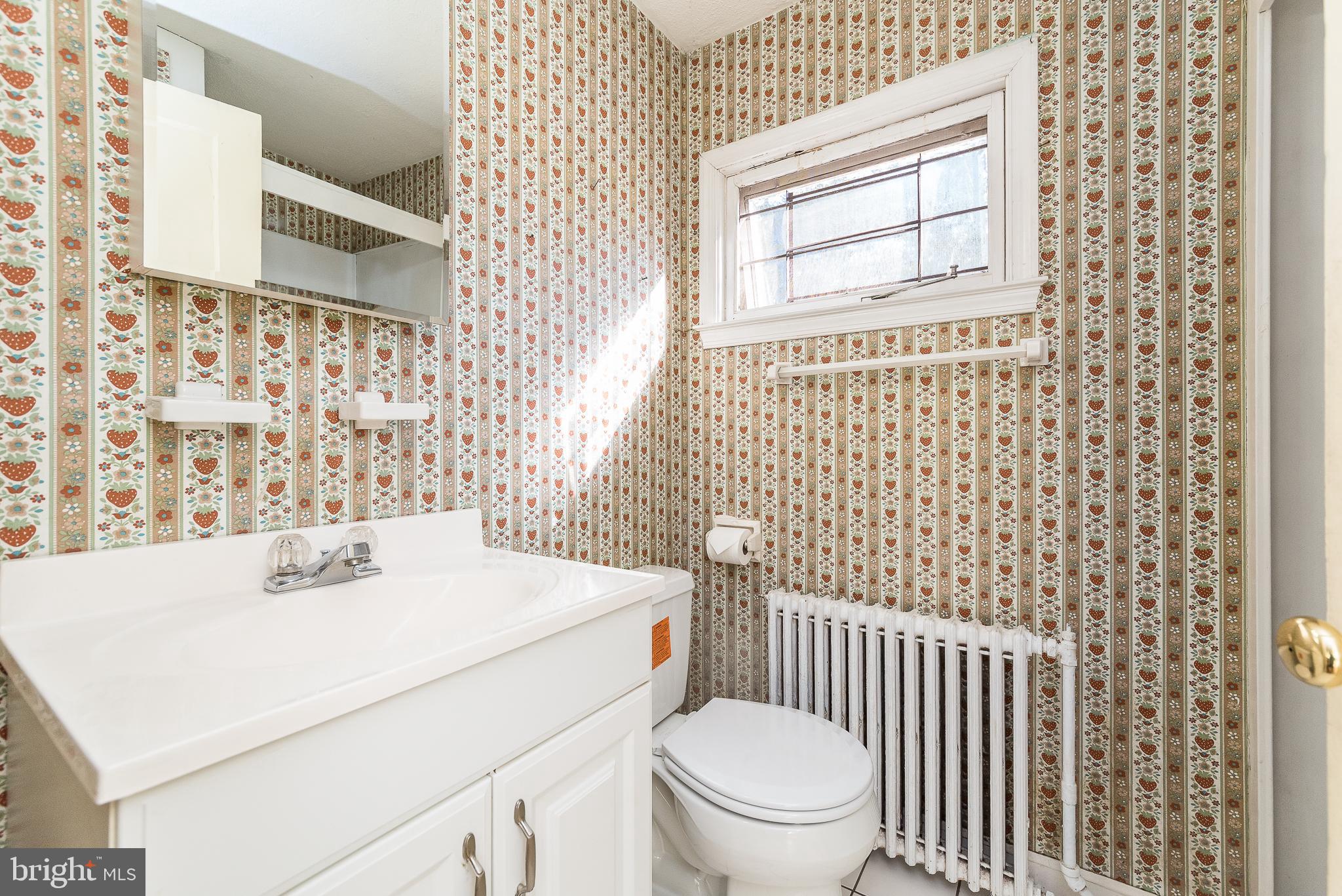 605 Cedarcroft Road Baltimore, MD 21212 - Photo 26 of 63 1st floor full bath