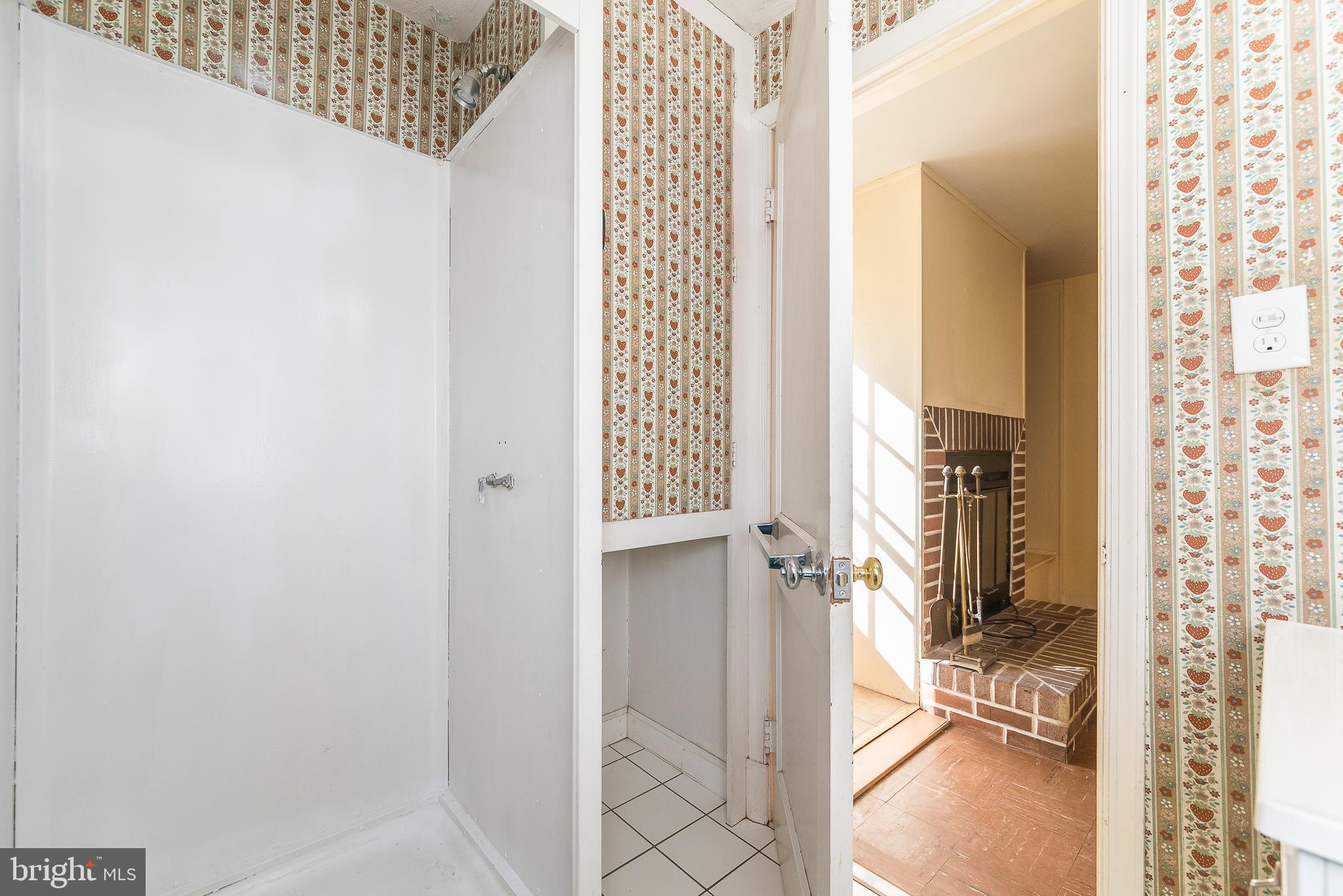 605 Cedarcroft Road Baltimore, MD 21212 - Photo 27 of 63 First floor full bath